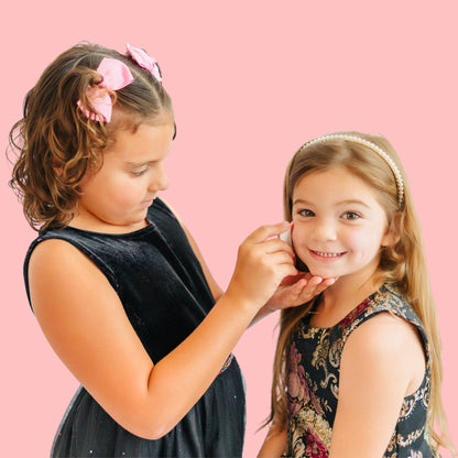 GLITZ OUT LOUD - HOLIDAY ULTRA DELUXE MAKEUP KIT